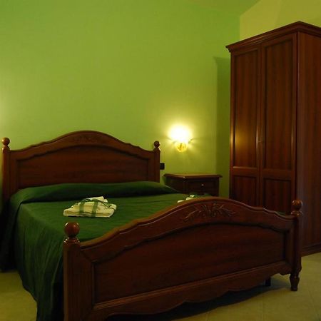 Pinus Rooms Benevento Esterno foto