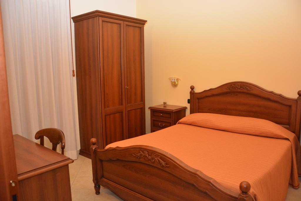 Pinus Rooms Benevento Esterno foto
