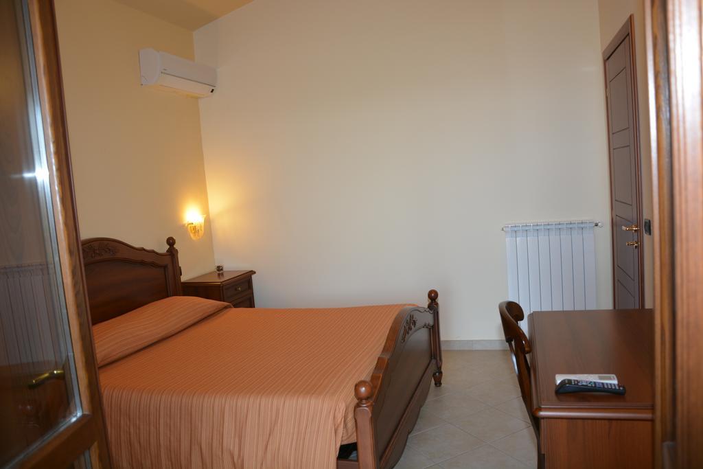 Pinus Rooms Benevento Esterno foto